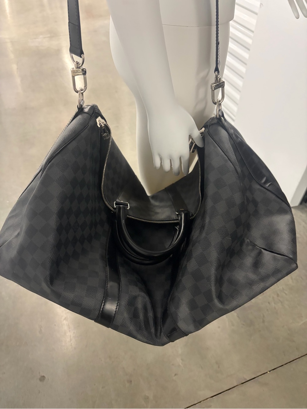 LOUIS VUITTON DAMIER GRAPHITE KEEPALL BANDOULIÈRE TRAVEL DUFFLE BAG BLACK